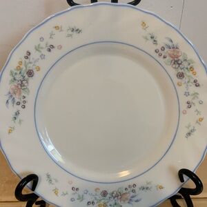 Vintage- Arcopal-Victoria Print-Floral Scalloped Edge-Salad/Desert Plates